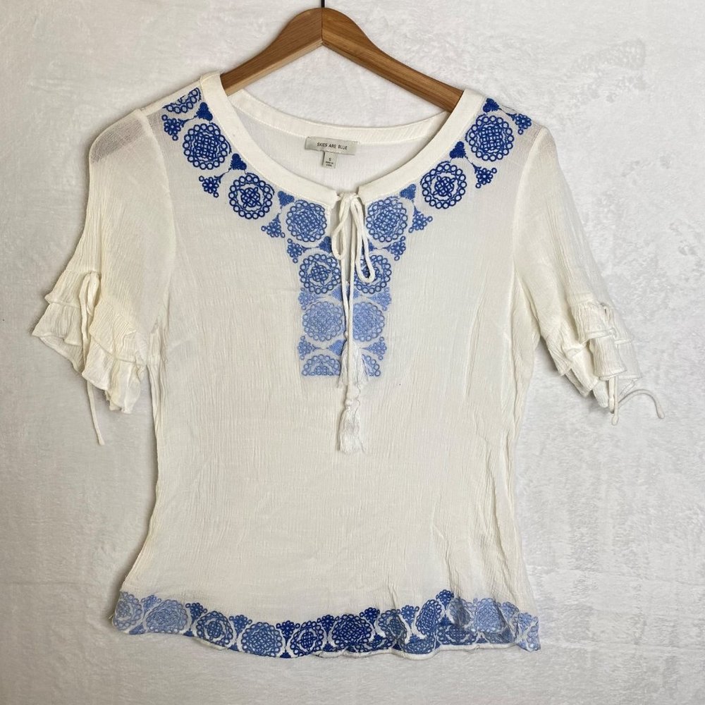 Skies Are Blue Boho White Blue Geometric Embroidered Blouse Top Size Small
